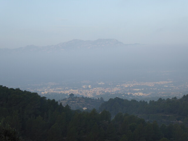 Blick von oben zum Mont Caro.