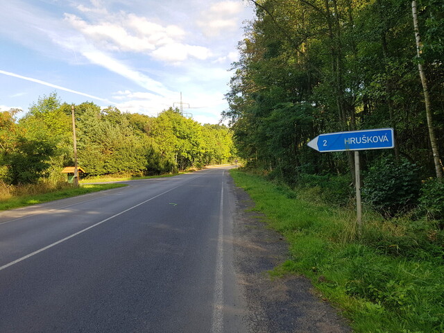 Start der Auffahrt an der Landstraße 210, aus Richtung Sokolov (Falkenau) kommend.