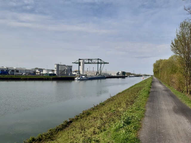 Hafen Hamm, Radweg auf dem Mitteldamm