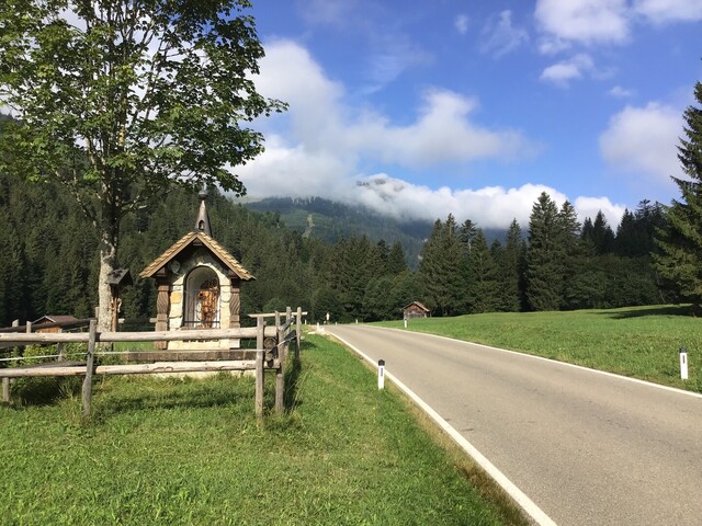 Tirol erreicht, Fake-Passhöhe: Blick Ri Pfronten