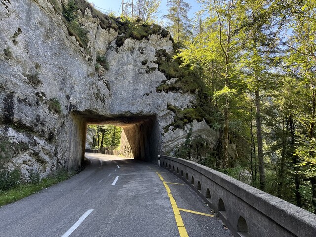 Naturbelassener Tunnel