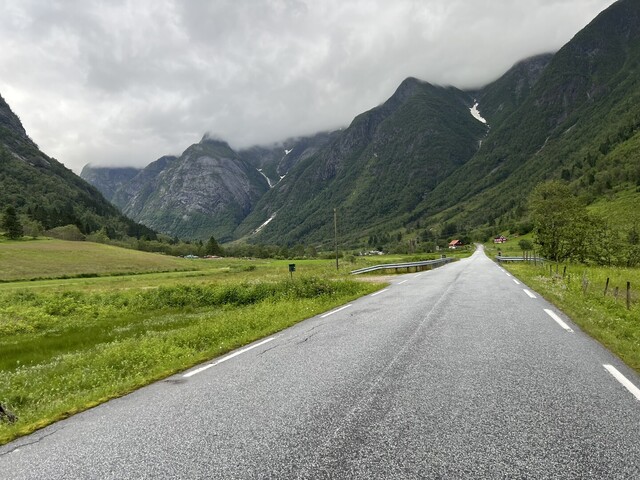 Das Tal hinter Vetlefjorden