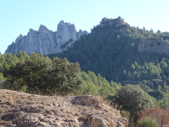 Der Montserrat von der Paßhöhe aus.