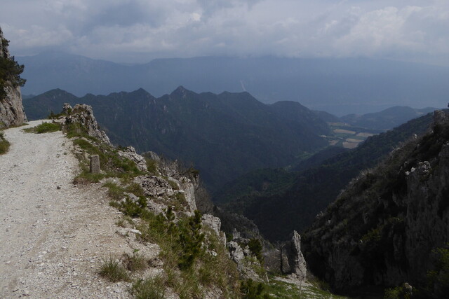 schwindliger Blick ins Valle di Bondo